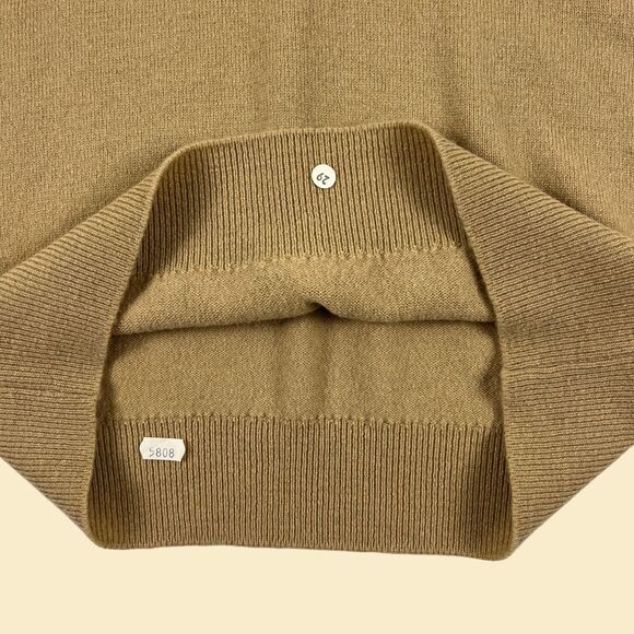 90s Burberrys sweater vest, vintage 42" beige lambswool Scotland made knit vest - Picture 7 of 9